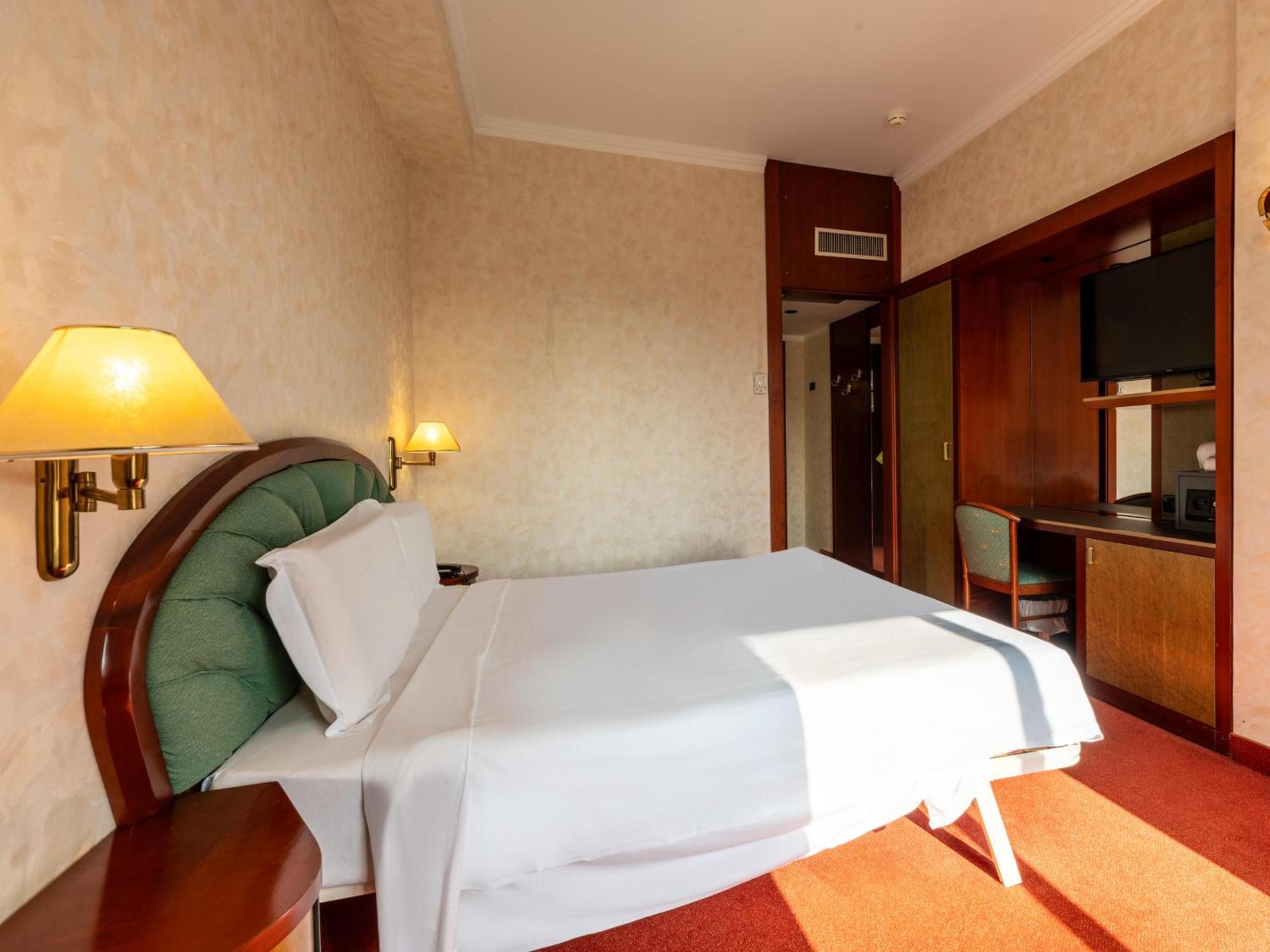 B&B Hotel Borgaro Torinese Esterno foto